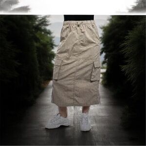 Stitch Star Beige Mid-Rise Cargo Parachute Skirt – Size Small (NWT)